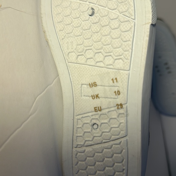 🍓Unicorn print easy slip on tennis shoes with silver laces FabKids NWOT sz 11 - Picture 7 of 9